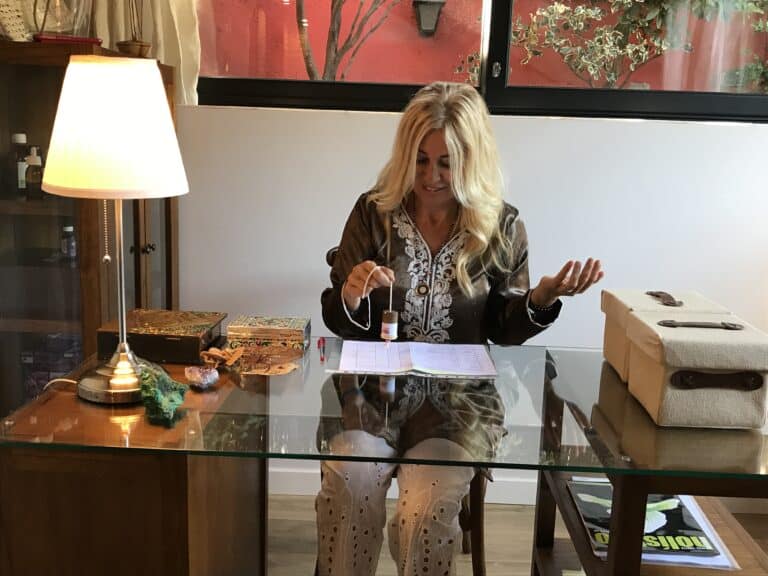 Seguimiento del proceso de varias sesiones de péndulo hebreo anotando cambios y sensaciones